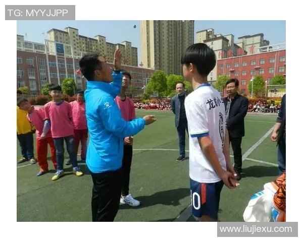 幼儿足球明星挂画创作指南让孩子们在艺术中感受足球的魅力与乐趣