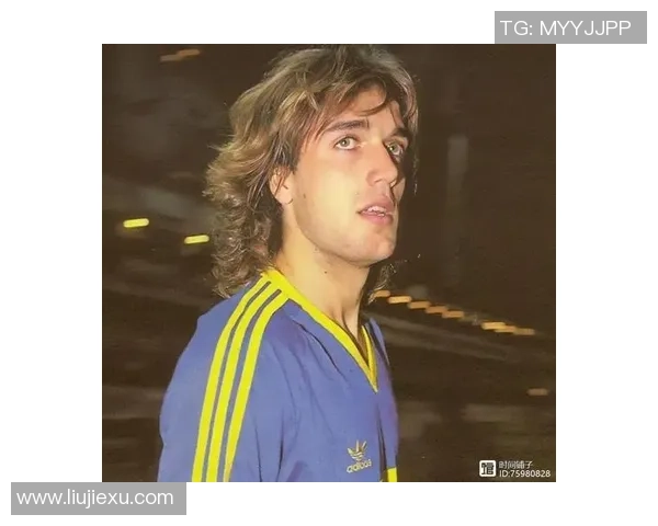 年轻时的足球明星劳尔颜值回顾与风采展现