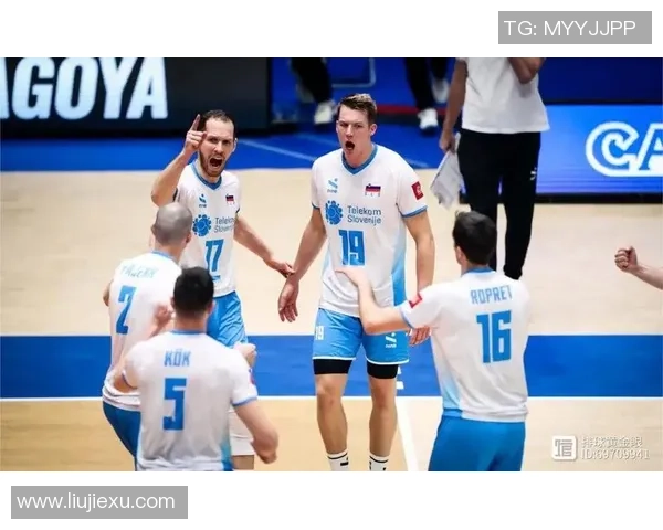 重庆排球队在欧锦赛积分榜上以94分稳居第一名展现强劲实力